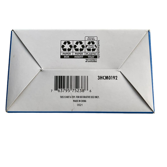 Gremlins Gizmo Hallmark Ornament Funko Pop New in Box - Picture 4 of 4